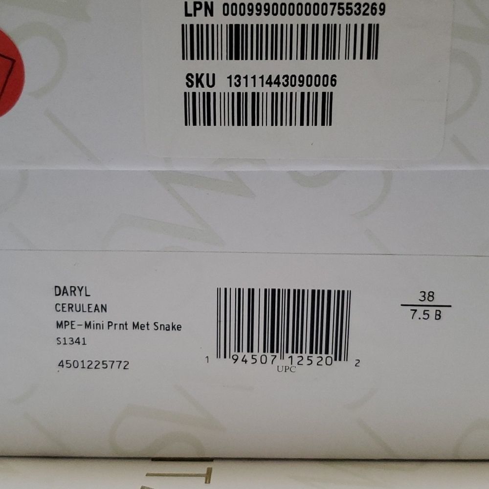 Stuart Weitzman Daryl Snake-Embossed Leather Snea… - image 7